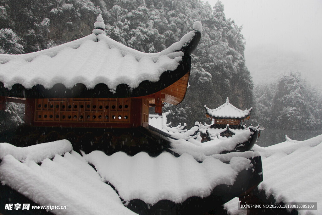 雪覆古建筑 尽显静谧之美