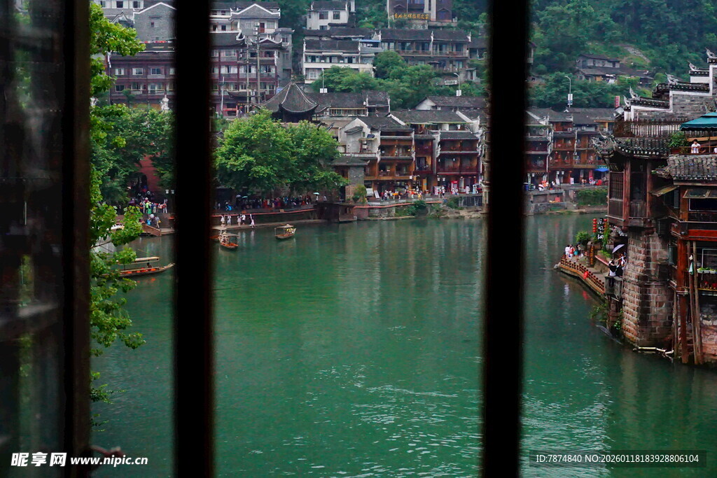 湘西河畔古村落美景