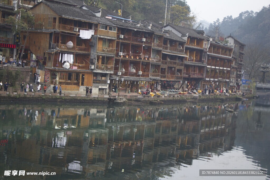 湘西水乡吊脚楼风景