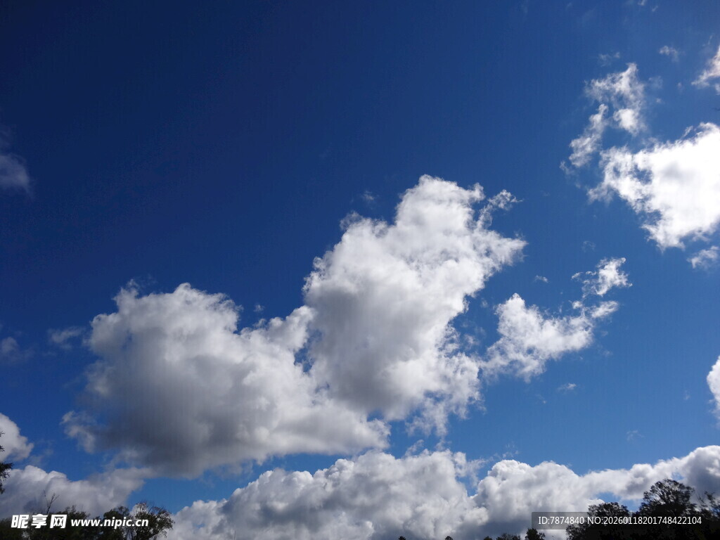 蓝天白云美景