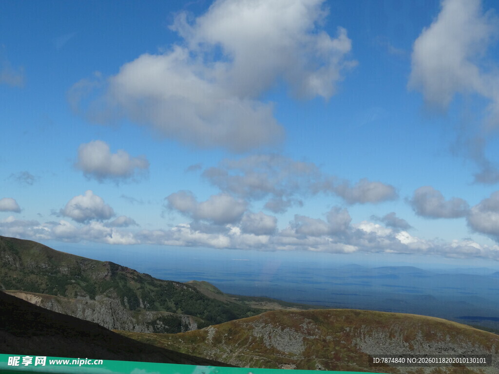 高山云海蓝天壮美景观