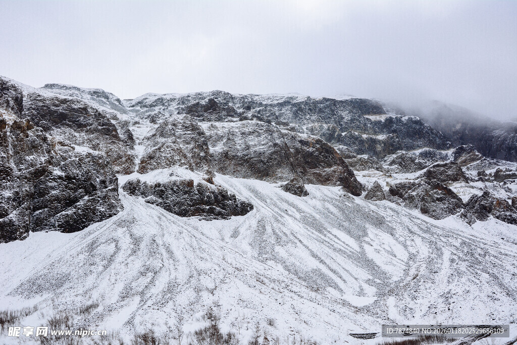 雪山壮丽景观