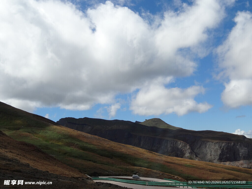 山间公路美景