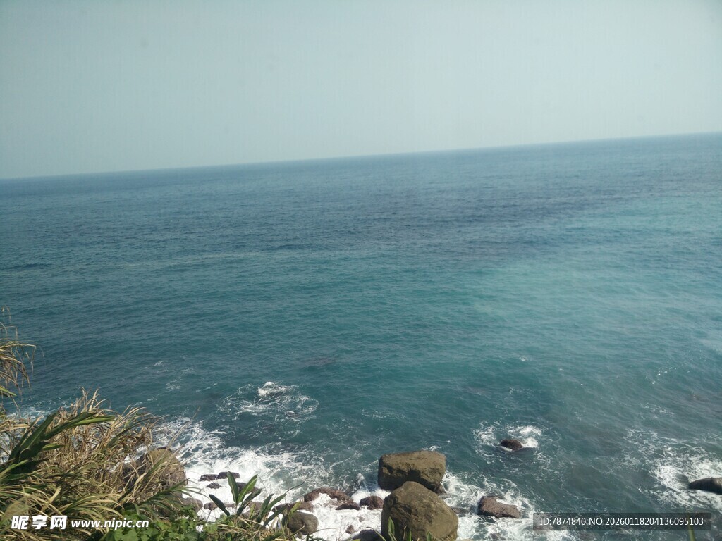 海边景致 浪花拍岸