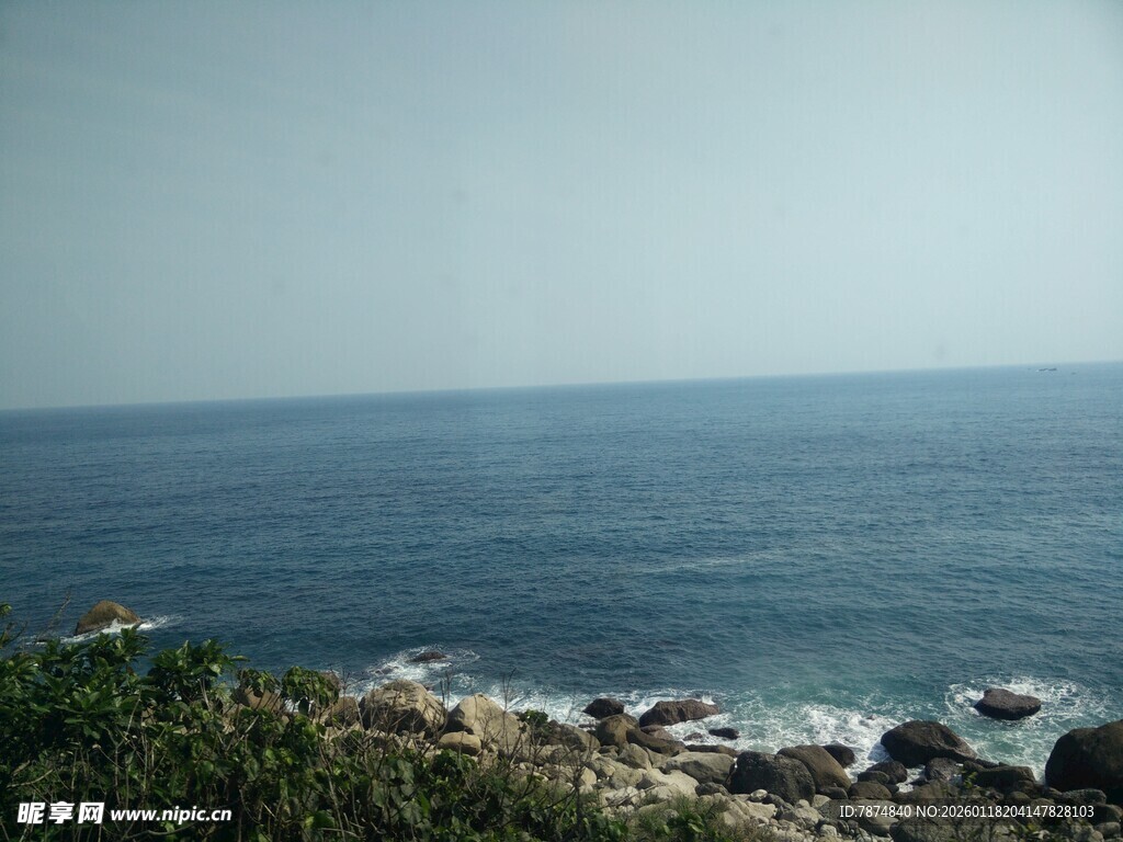 海边景致 岩石与辽阔大海