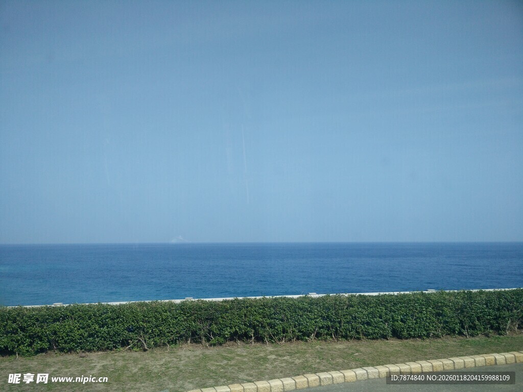 海边风景 开阔蓝色海岸线
