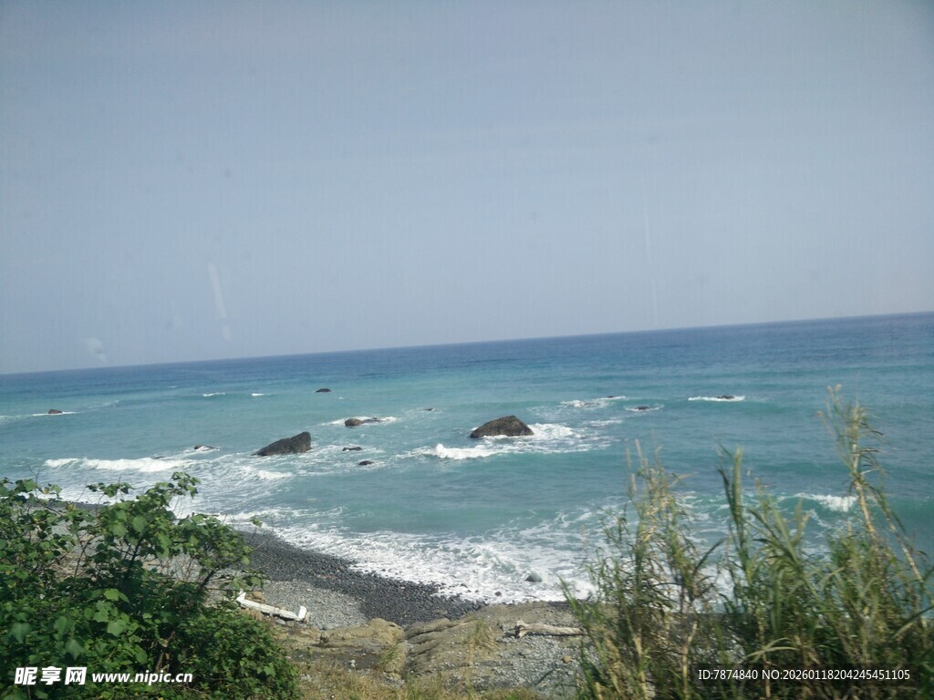 海边景致 海浪拍击岩石