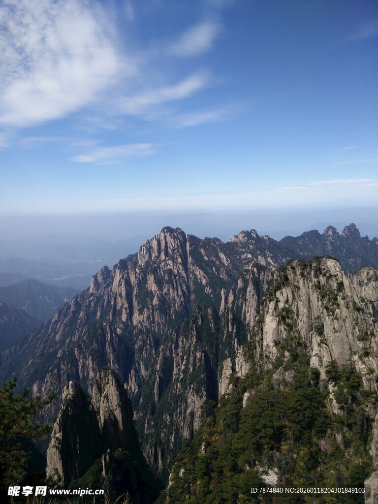 壮丽黄山山峰景观