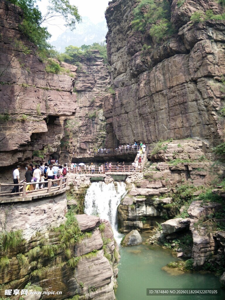 峡谷栈道美景