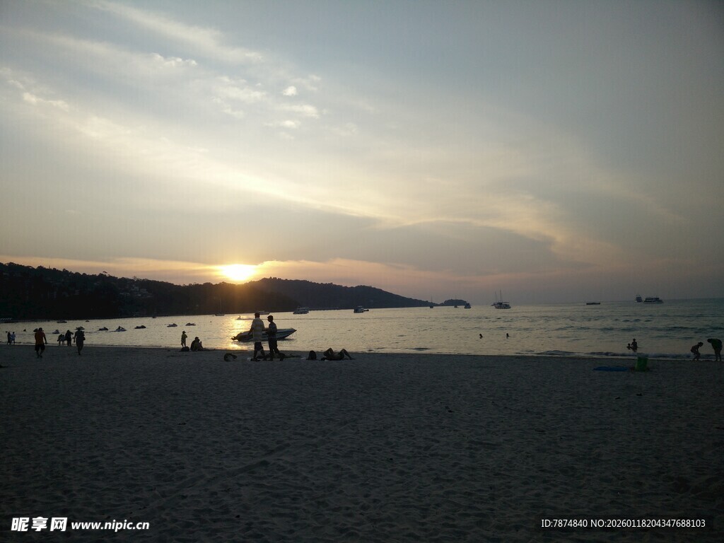 海滩日落美景