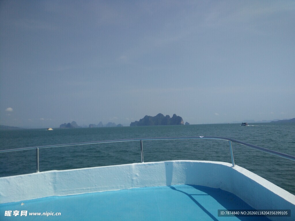 海上游艇甲板风景