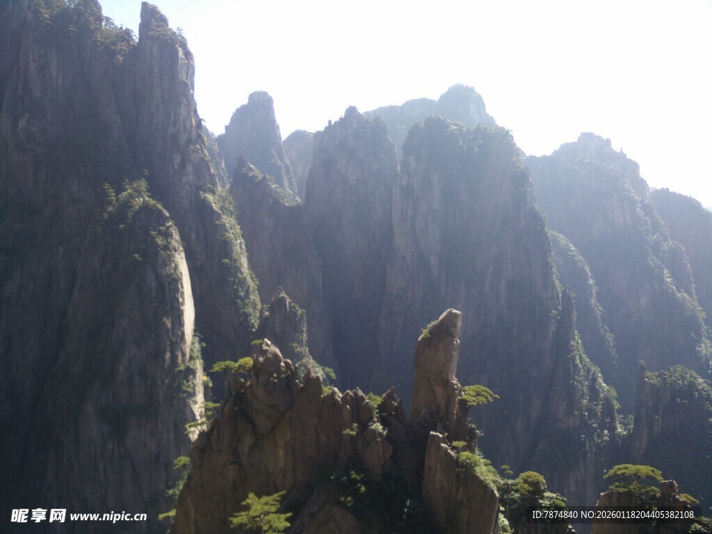 壮丽奇峰景观