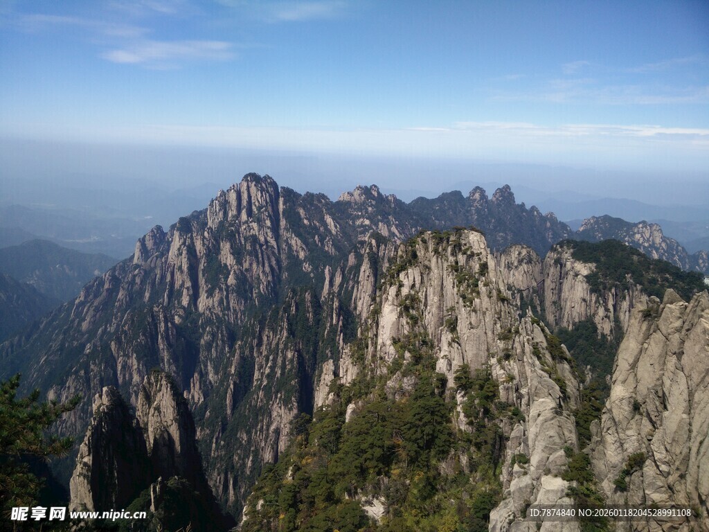 壮丽黄山奇峰景色