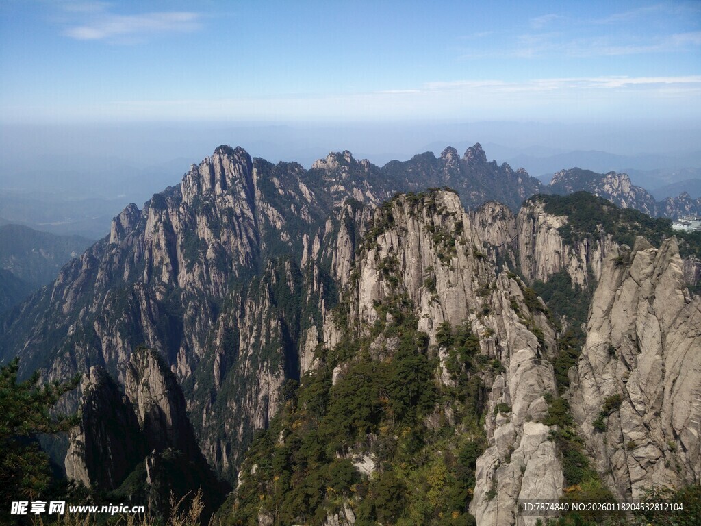 壮丽黄山山峰景观