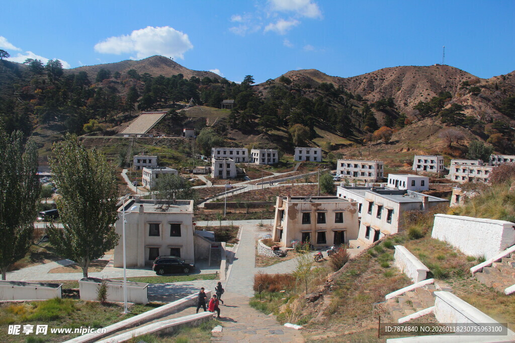 山间小镇风光