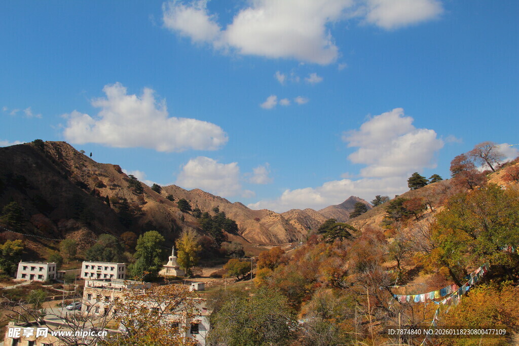 秋日山间美景