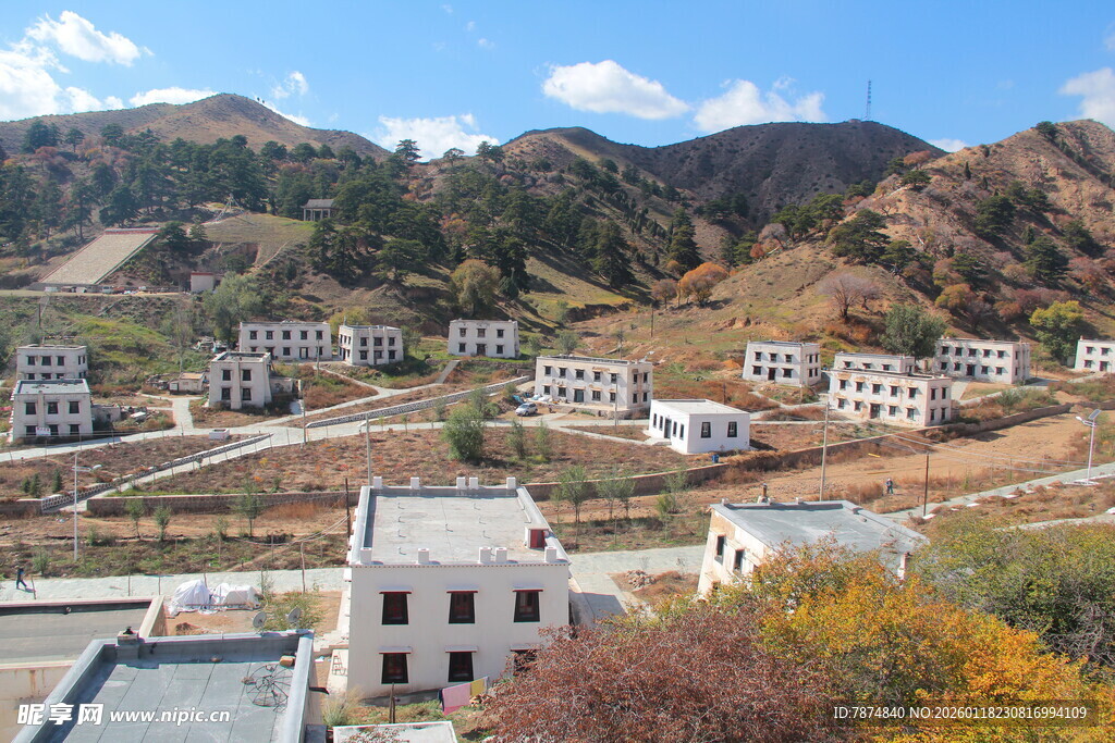 山间村落景致