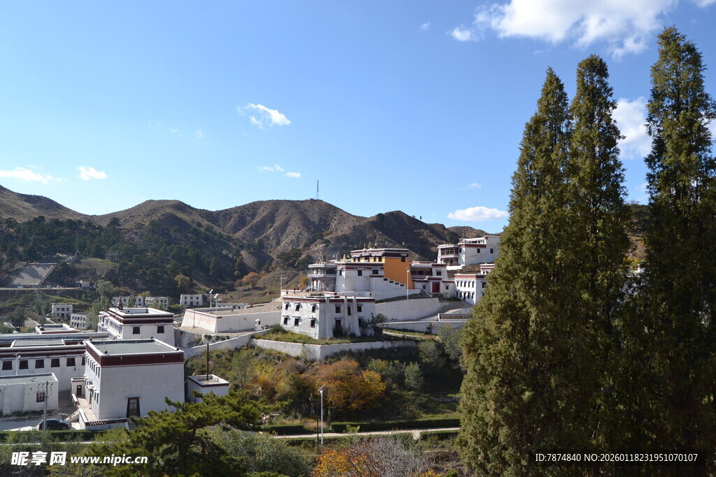 山间建筑风景