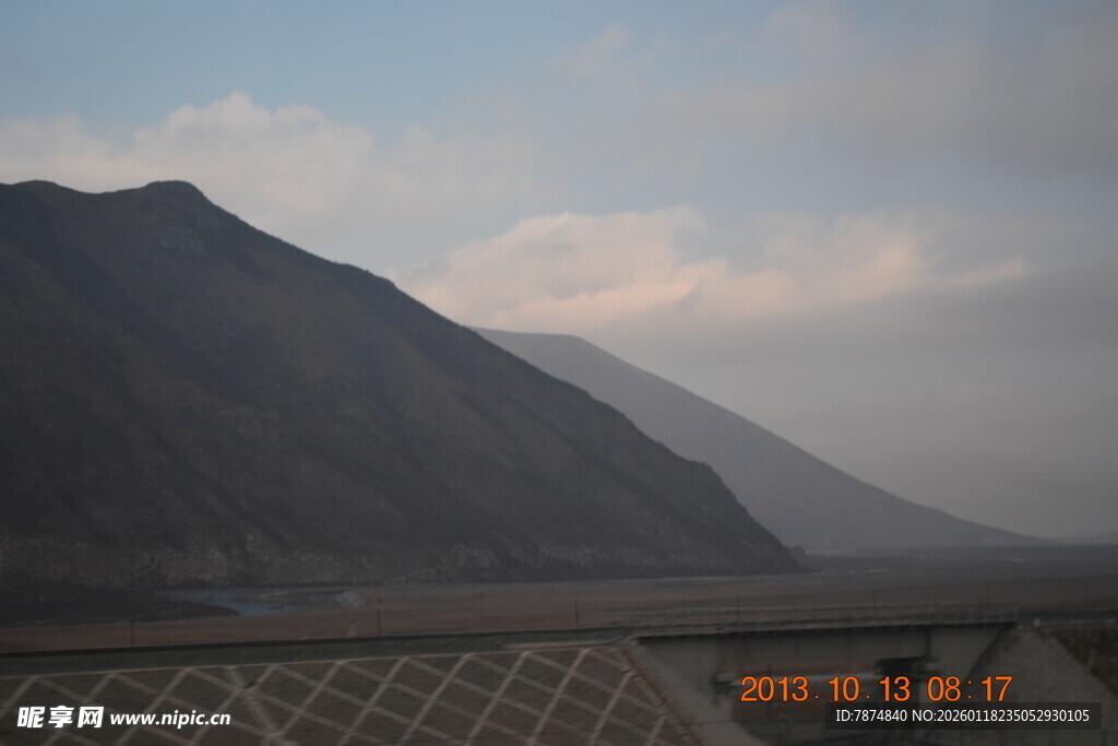 远山朦胧景