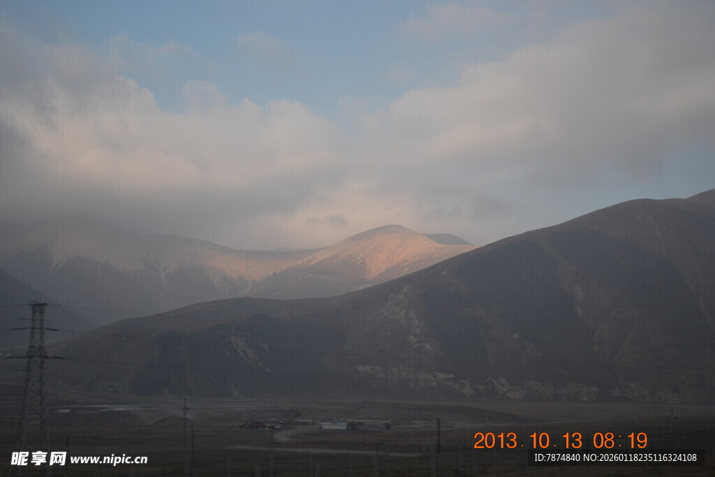 山间暮色风景