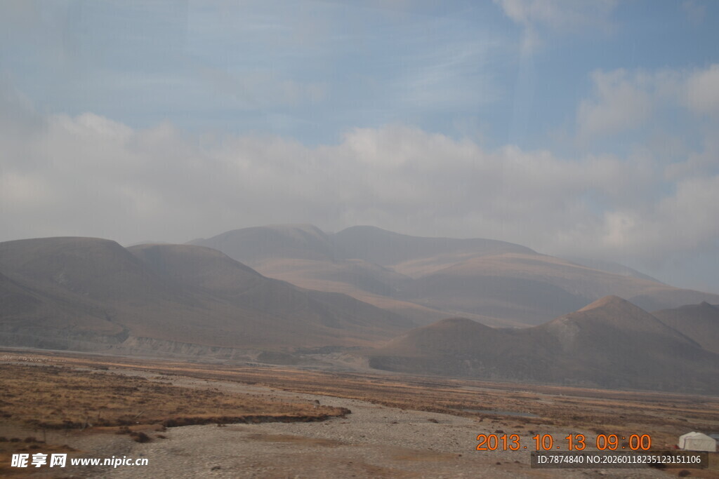 山间旷野景色