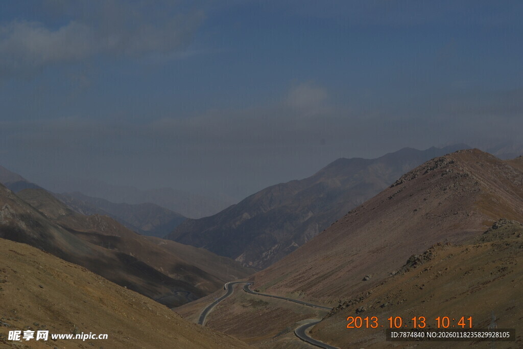 山间公路景色