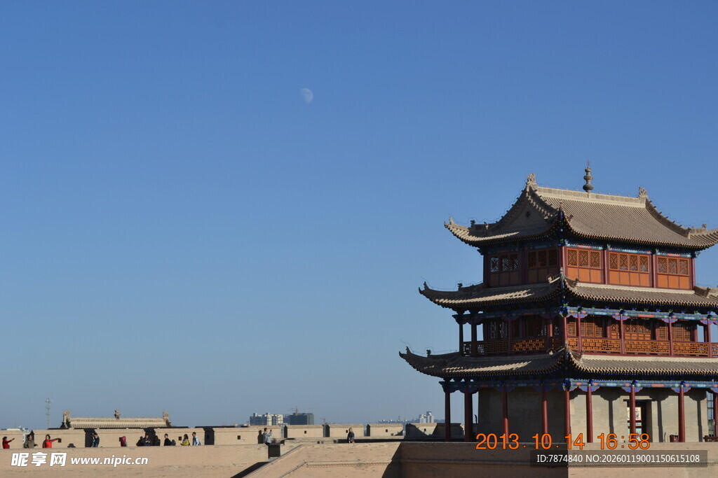 嘉峪关城楼 蓝天映衬古韵