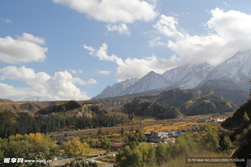 秋日山间美景