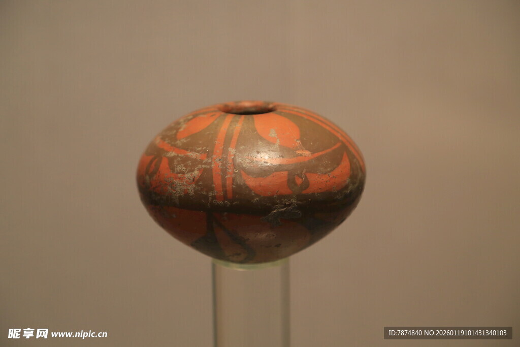 古代彩陶艺术品展示
