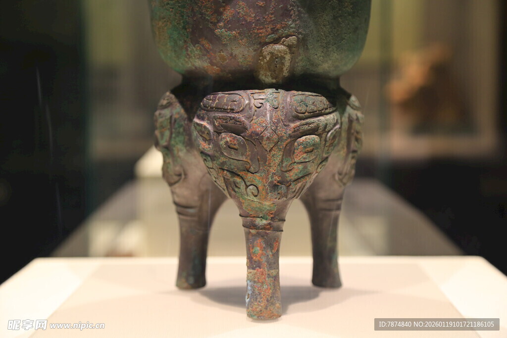 青铜兽形三足古代器物