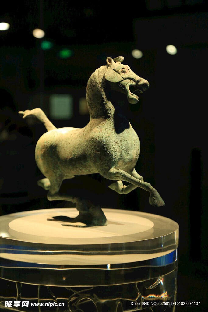 青铜奔马 灵动的古代艺术珍品