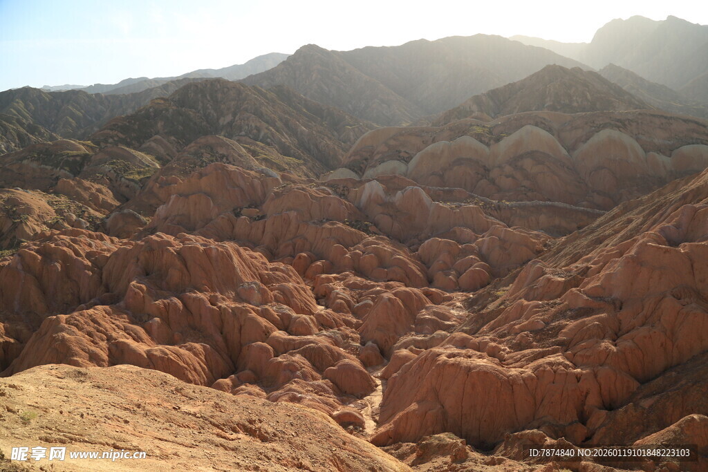 壮丽沙漠峡谷景观