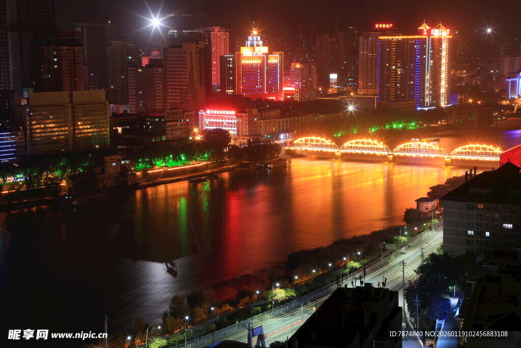 城市璀璨夜景河畔风光