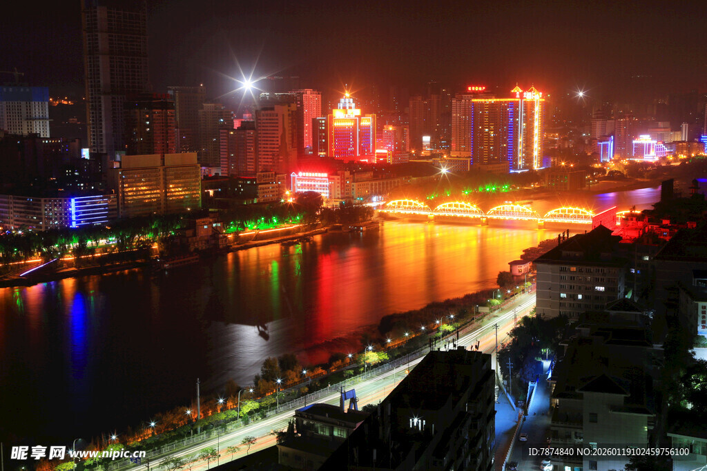 城市璀璨夜景河畔风光