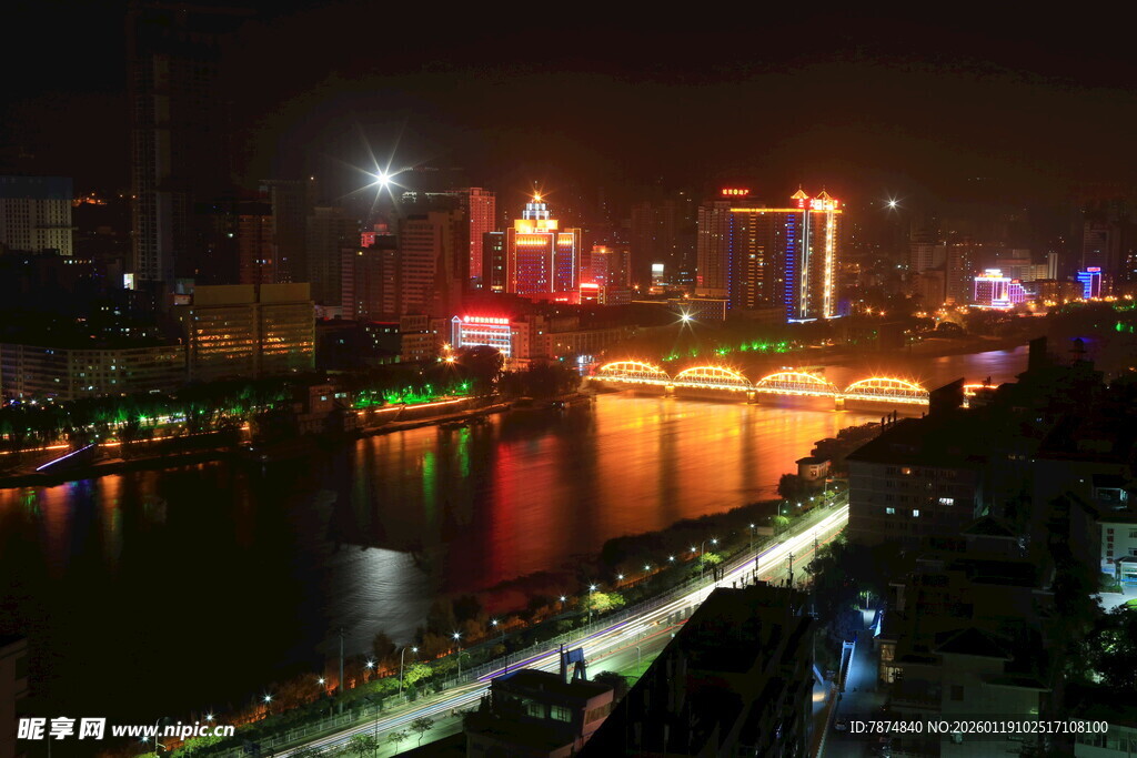 城市璀璨夜景河畔风光