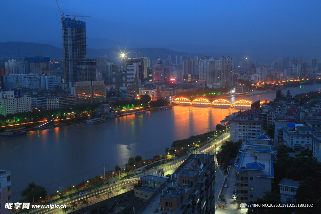 城市河畔夜景风光