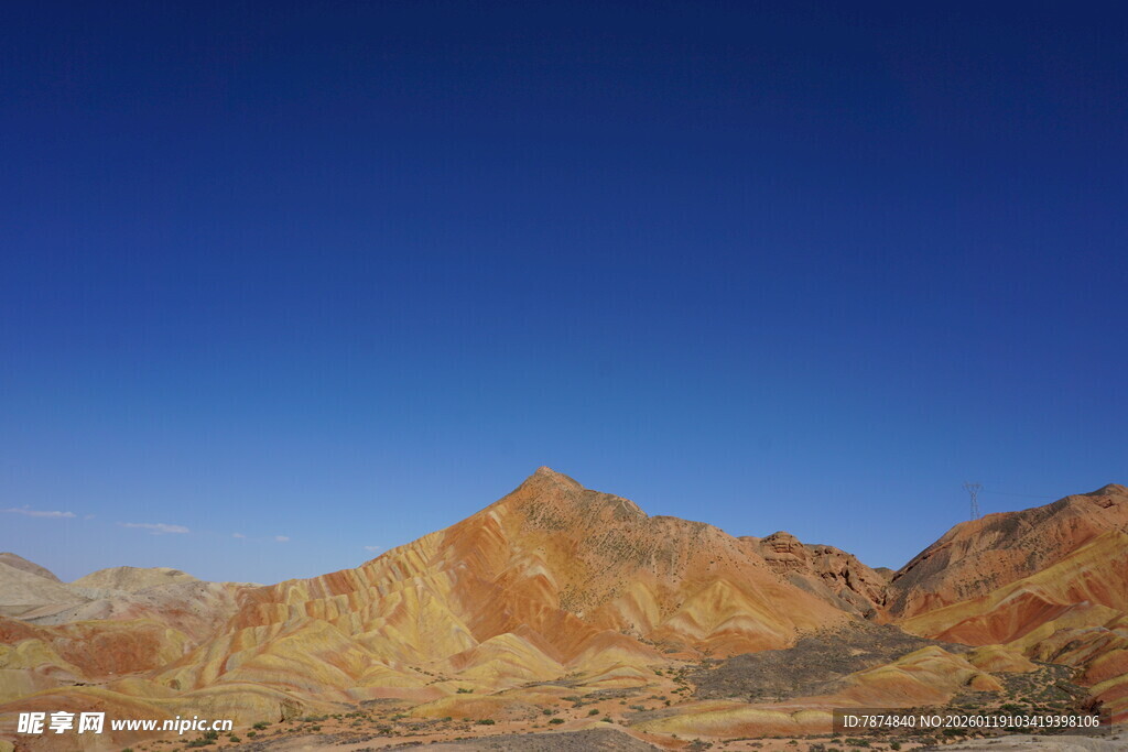 壮丽多彩的沙漠山脉景观