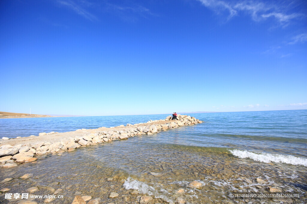 海边风景 延伸至海的石堤