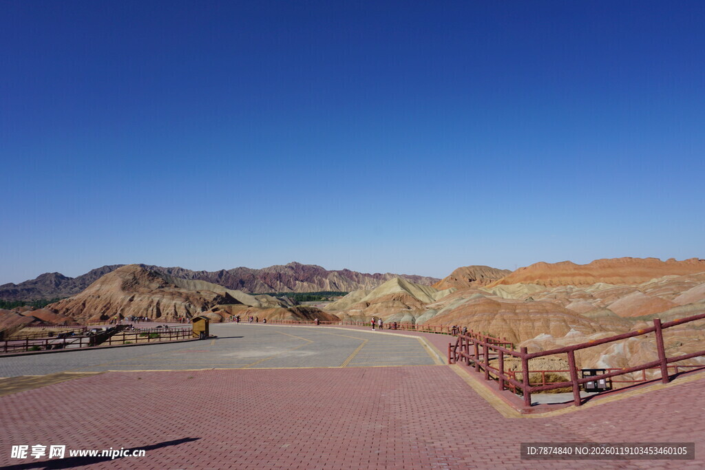 壮丽户外山地风景步道