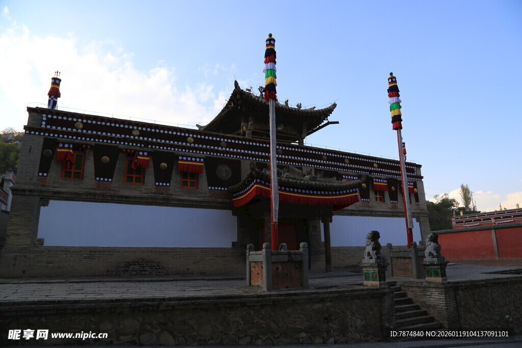 传统中式古建筑庙宇外观