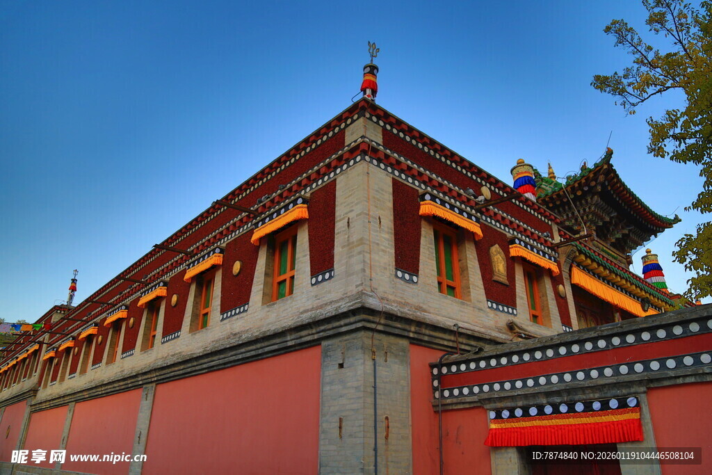 中式古建筑 红墙飞檐之美