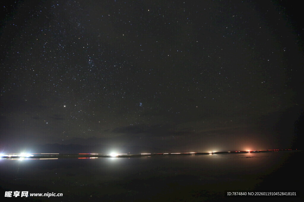 夜晚公路灯光夜景画面