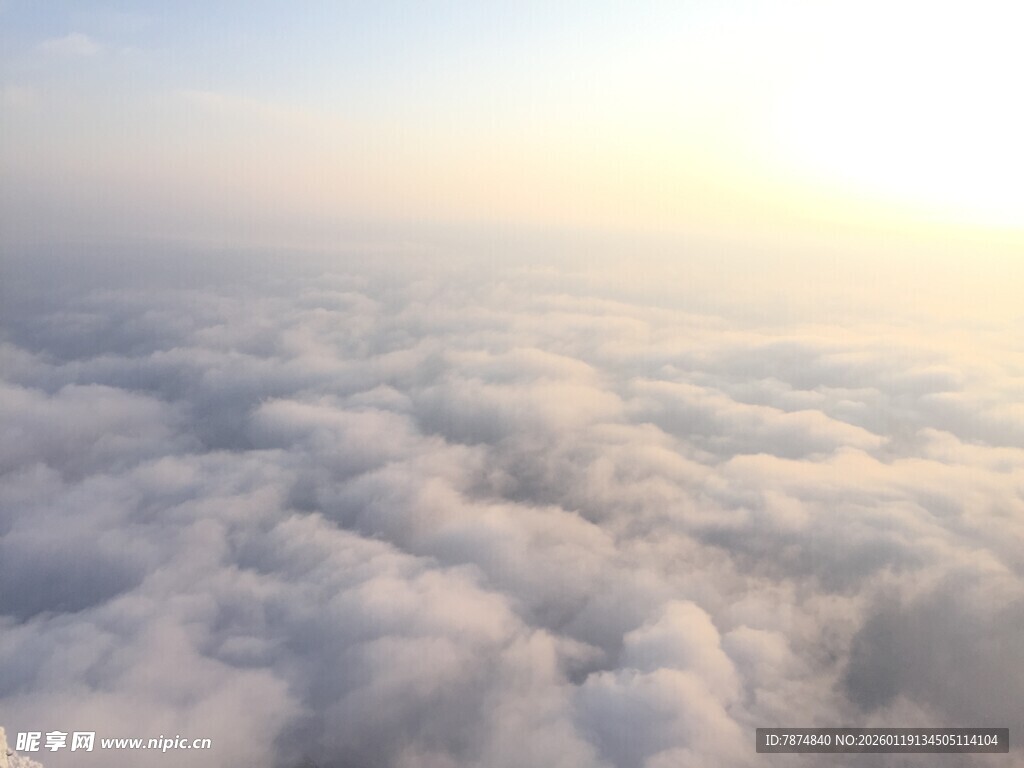 云海之上的壮丽日出