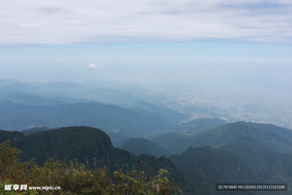 高山云海壮丽风光