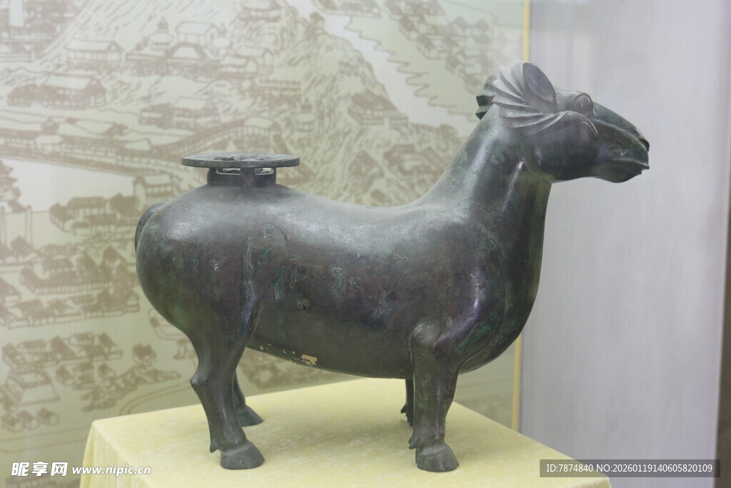 青铜马形文物展示
