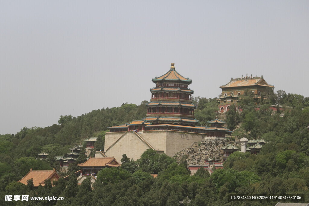 山上古建筑群风景秀丽