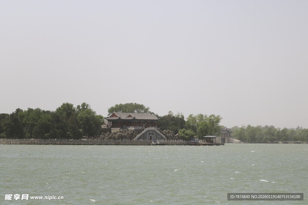 湖畔古建筑 静美风光