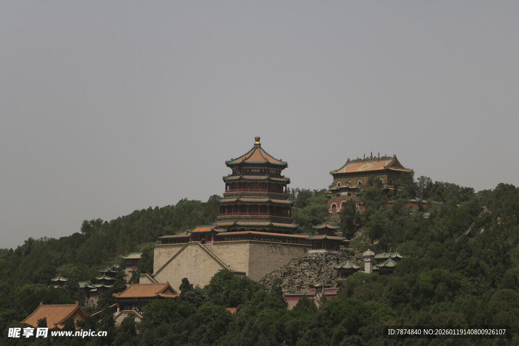 山上古建筑群风景秀丽