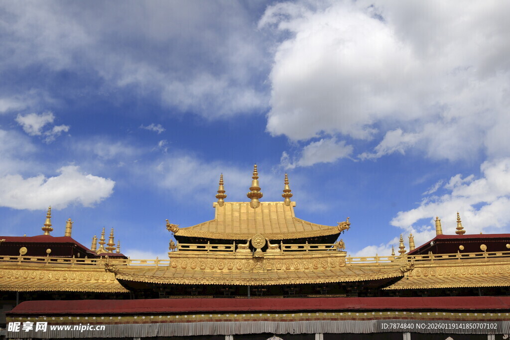 拉萨宏伟金顶寺庙建筑