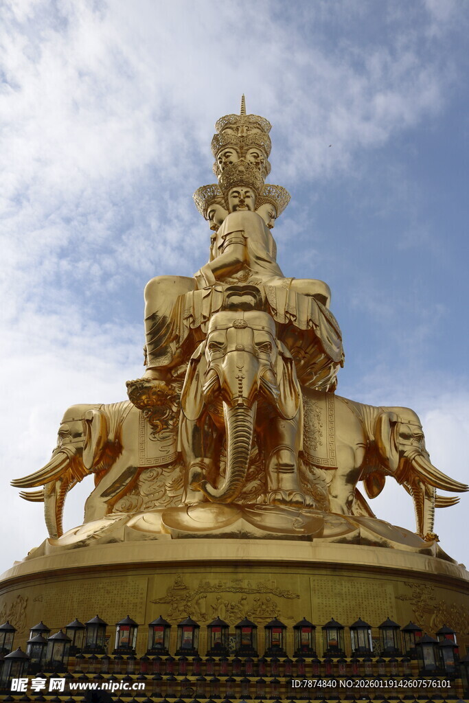 金色多兽雕塑 气势恢宏